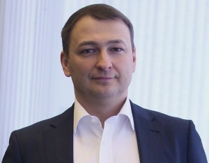 Александр Мишаков сообщил об установке в районе контейнеров с гранитной крошкой