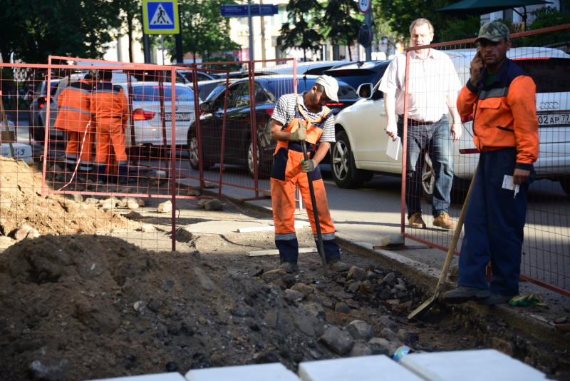 Ремонт асфальтного покрытия на тротуарах и во дворах завершили в районе. Фото: архив, "Вечерняя Москва"
