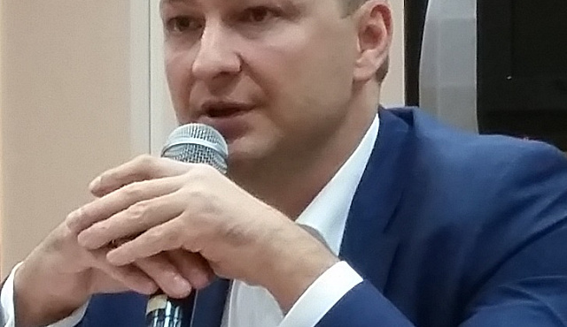 Александр Мишаков: До конца года в районе будут отремонтированы 132 подъезда 
